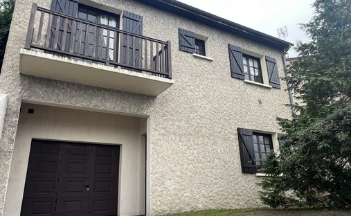 House in Centre, Nanterre, France 1