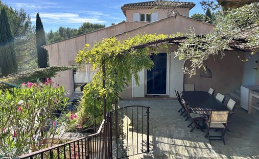 Villa in Mallemort, Provence-Alpes-Côte d'Azur, France 1