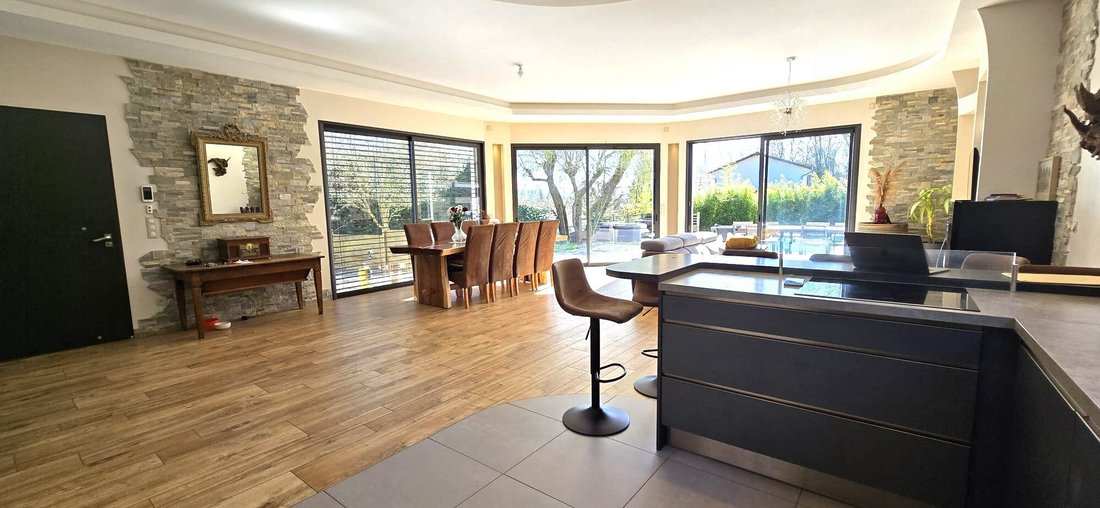 Villa in Priay, Auvergne-Rhône-Alpes, France 3 - 17307023