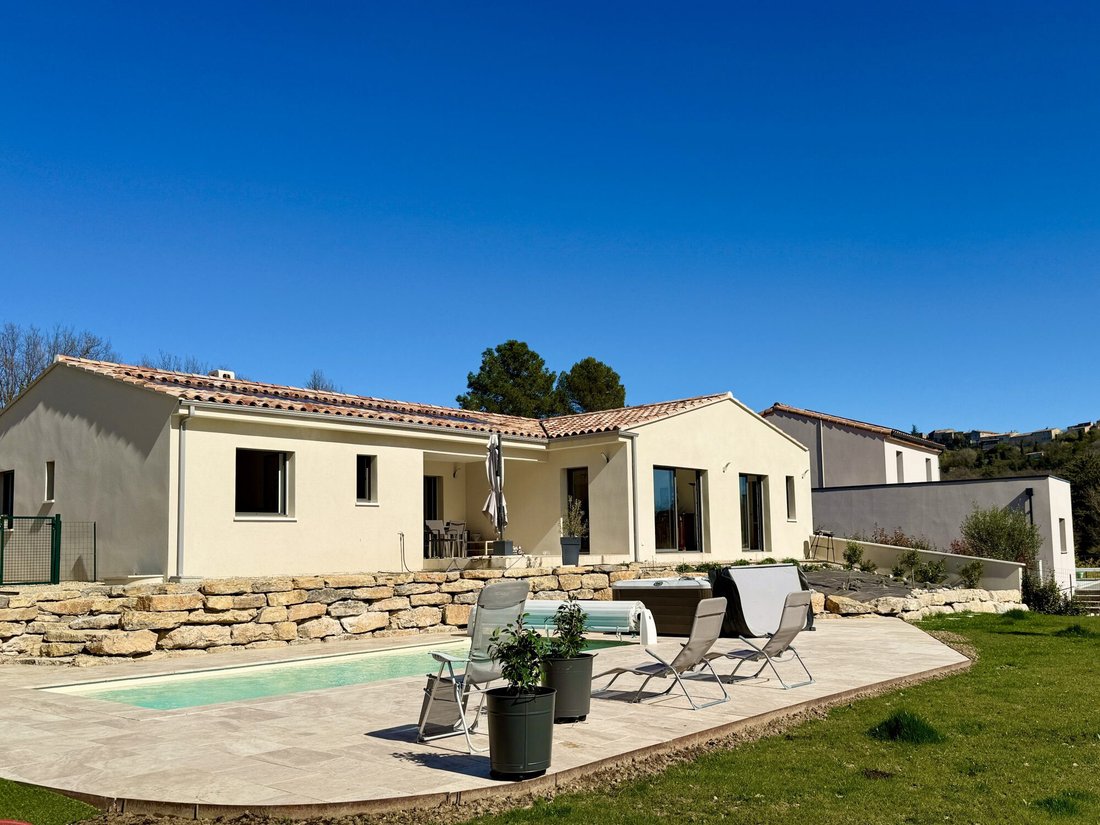 Villa en Pierrevert, Provenza-Alpes-Costa Azul, Francia 1 - 17413262