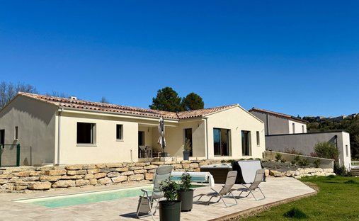 Villa in Pierrevert, Provence-Alpes-Côte d'Azur, France 1