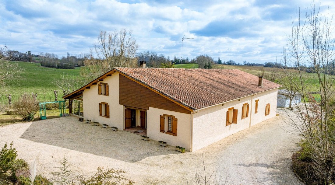 House in Saint-Pardoux-Isaac, Nouvelle-Aquitaine, France 1 - 16842977
