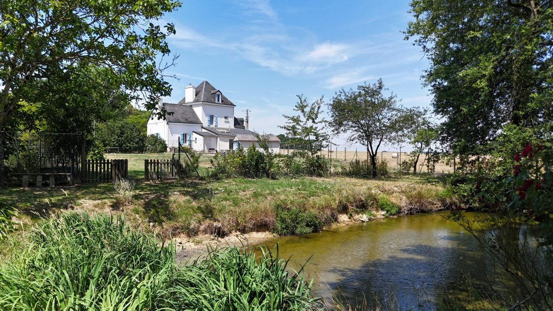 House in Cere-la-Ronde, Centre-Val de Loire, France 1 - 17439987