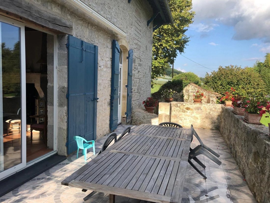 Villa in Bazens, Nouvelle-Aquitaine, France 1 - 16822747