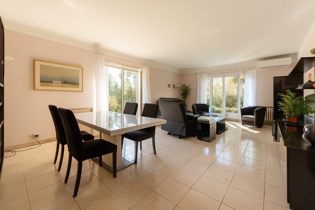 Villa in Les Cougoulins-Rastines, Antibes, France 2 - 17868924