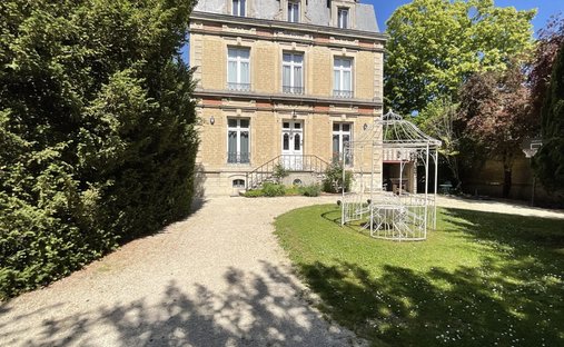 House in Cathédrale, Troyes, France 1