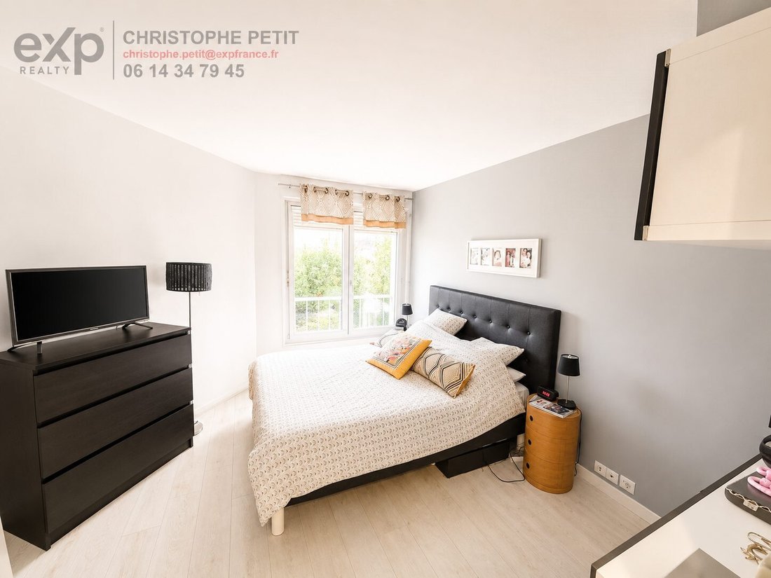 Apartment in Hôtel de Ville-Planchette, Levallois-Perret, France 5 - 17284485