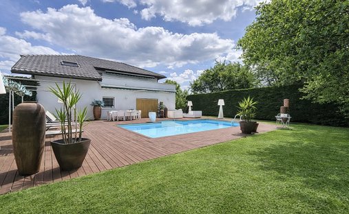 House in Centre, Poisy, France 1