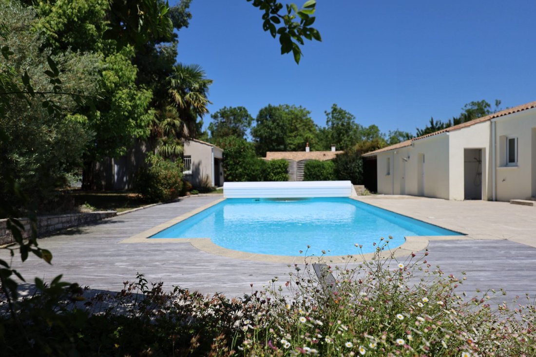 House in Bourg, Lagord, France 1 - 18139547