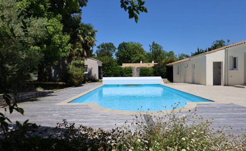 House in Bourg, Lagord, France 1