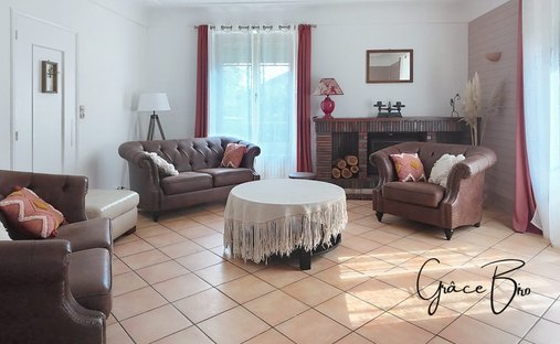 House in Rom, Nouvelle-Aquitaine, France 1
