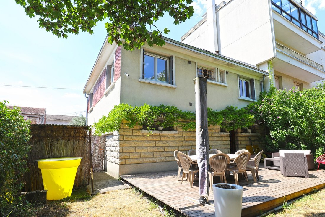 House in Arrondissement of Bobigny, Ile-de-France, France 2 - 18544839