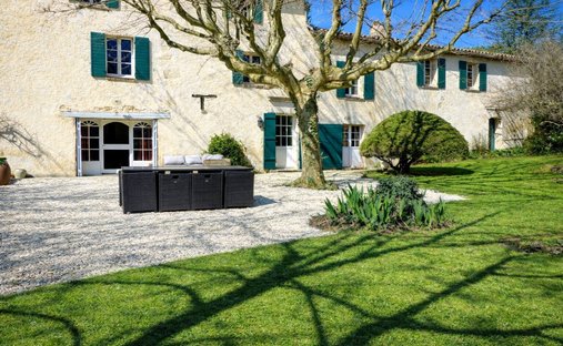 Casa di campagna a La Roquebrussanne, Provenza-Alpi-Costa Azzurra, Francia 1