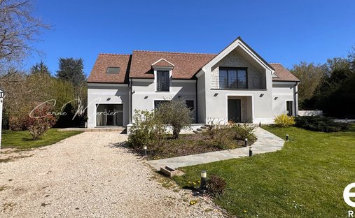 House in Saint-Remy-l'Honore, Ile-de-France, France 1