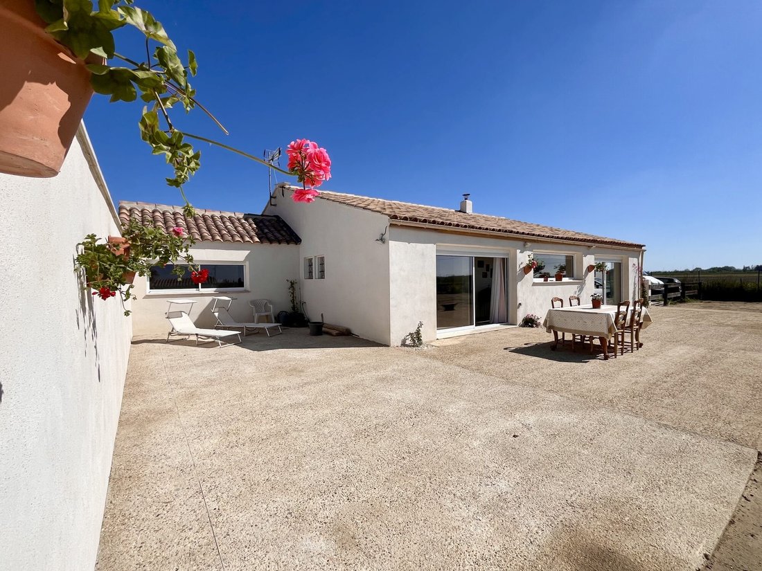 Country House in Arles, Provence-Alpes-Côte d'Azur, France 2 - 17942000