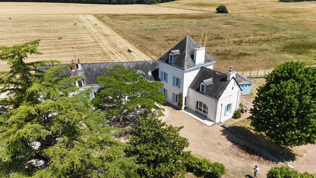 House in Cere-la-Ronde, Centre-Val de Loire, France 2 - 17439987