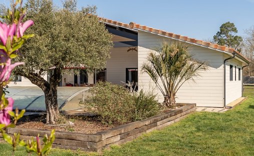 House in Salles, Nouvelle-Aquitaine, France 1