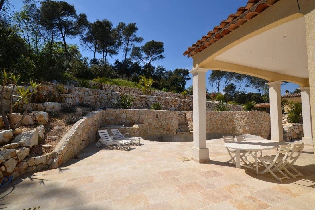 Villa in Nord, Roquefort-les-Pins, France 4 - 16822590