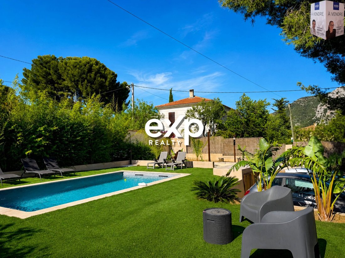 Villa in Le Revest-les-Eaux, Provence-Alpes-Côte d'Azur, France 2 - 18218678