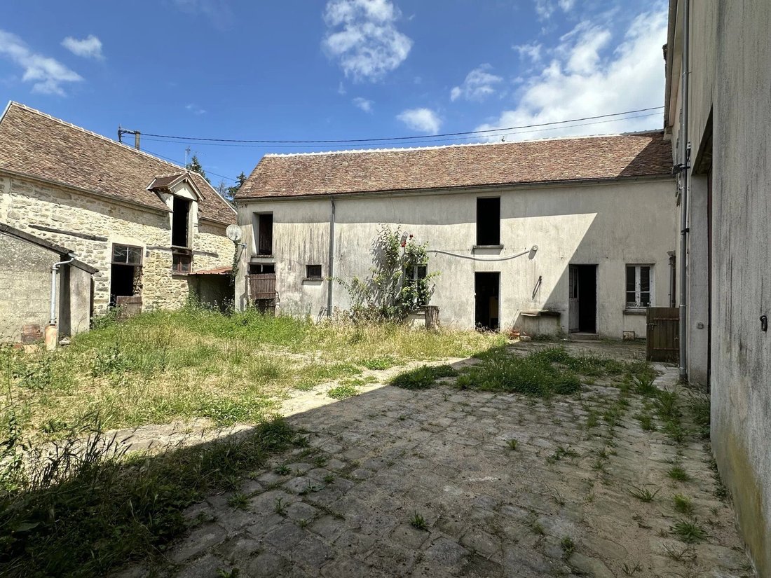 House in Fontainebleau, Ile-de-France, France 3 - 16888450