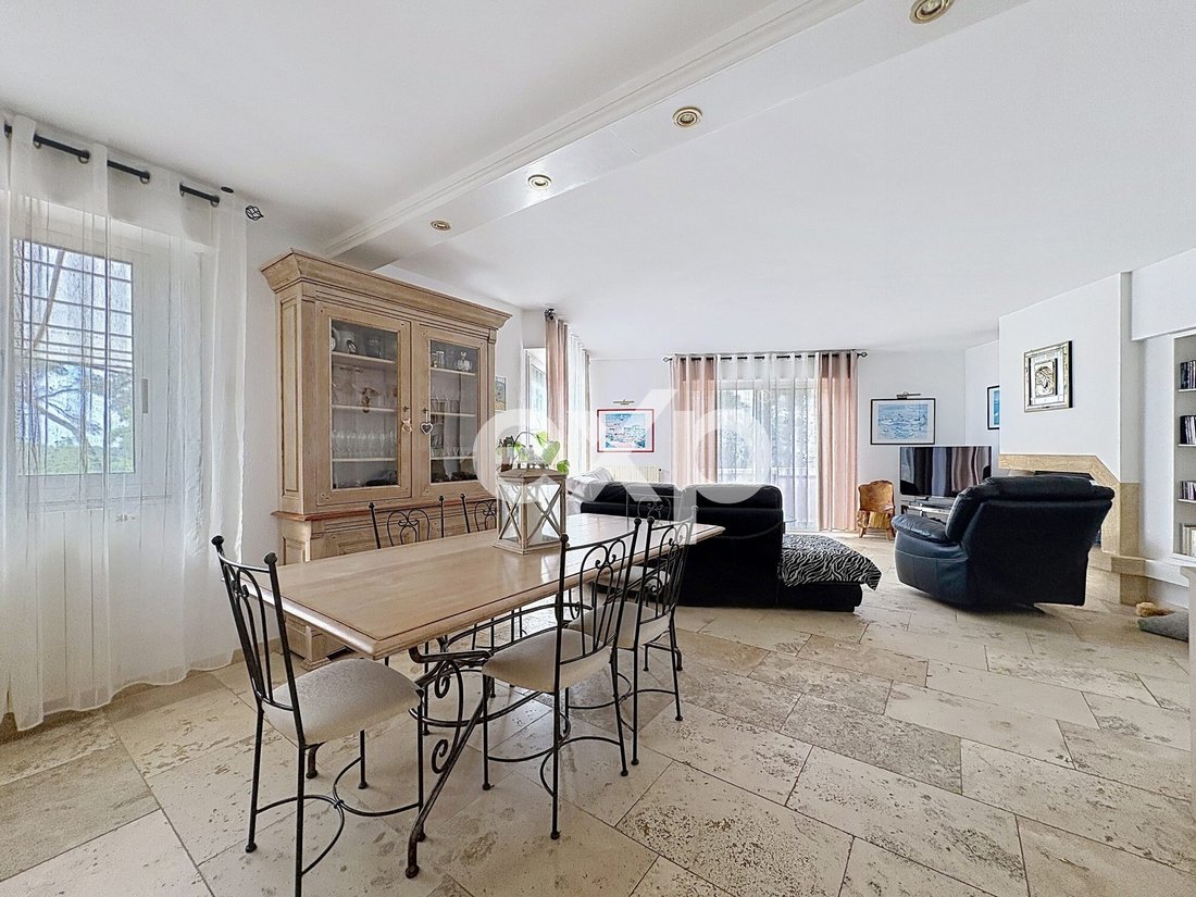 Villa in Le Rouret, Provence-Alpes-Côte d'Azur, France 5 - 17841089