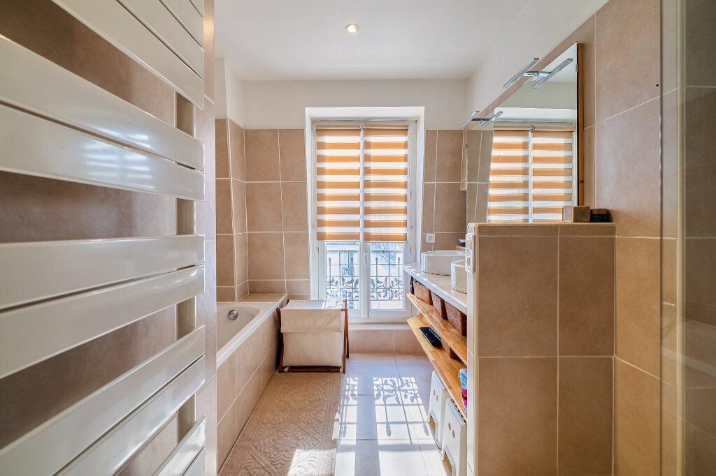 Apartment in Violet Commerce, Paris 15e Arrondissement, Paris 5 - 17857276