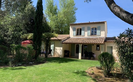 Villa in Mallemort, Provence-Alpes-Côte d'Azur, France 1