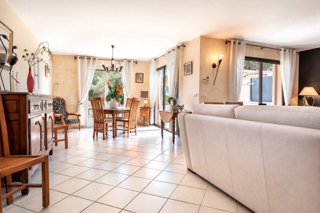 House in Centre Ville, Carqueiranne, France 5 - 18267296