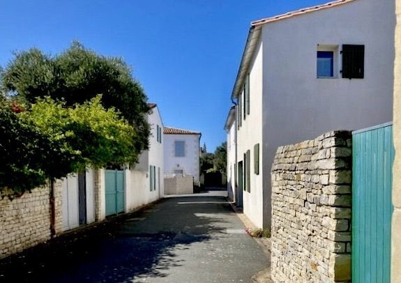 House in Saint-Martin-de-Ré, Nouvelle-Aquitaine, France 1 - 17868991