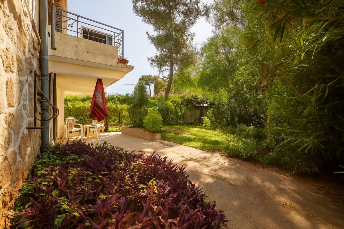 Villa in Les Cougoulins-Rastines, Antibes, France 5 - 17868924