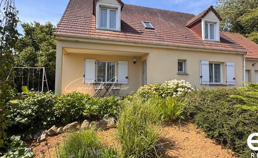 Haus in Le Bourg et le Hameaux, Beynes, Frankreich 1