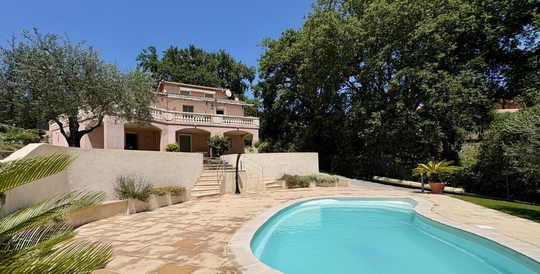 Villa in Le Rouret, Provence-Alpes-Côte d'Azur, France 1 - 17841089