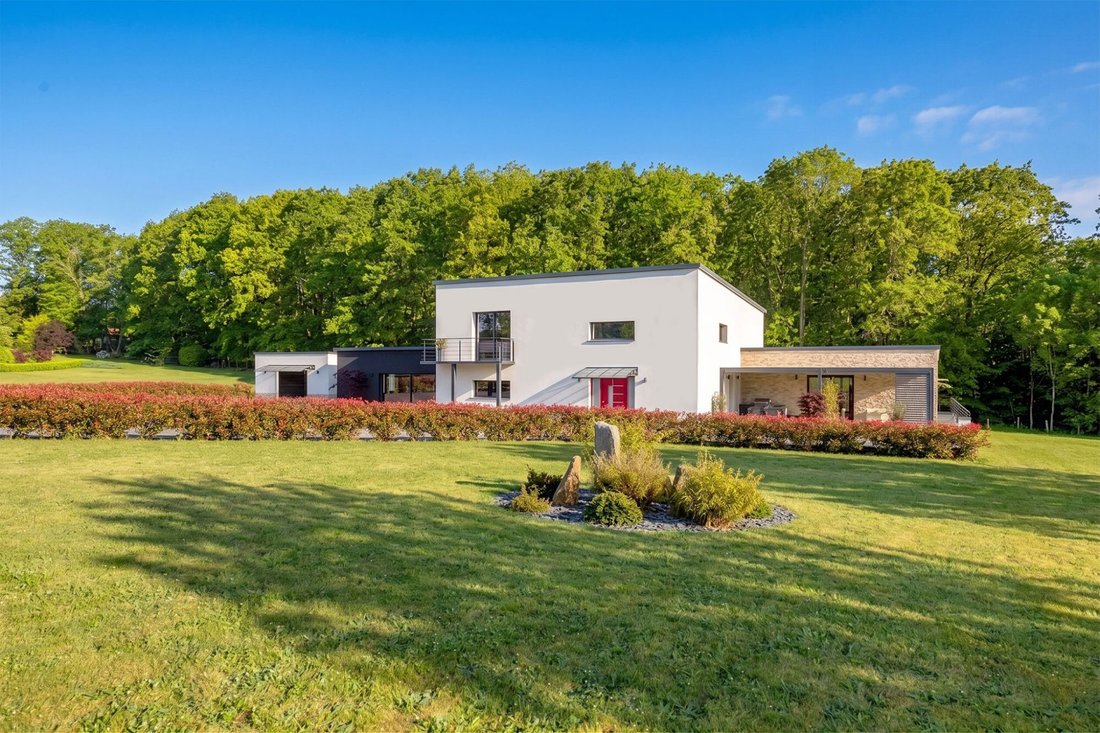 Villa in Saint-Estèphe, Nouvelle-Aquitaine, France 2 - 18069005