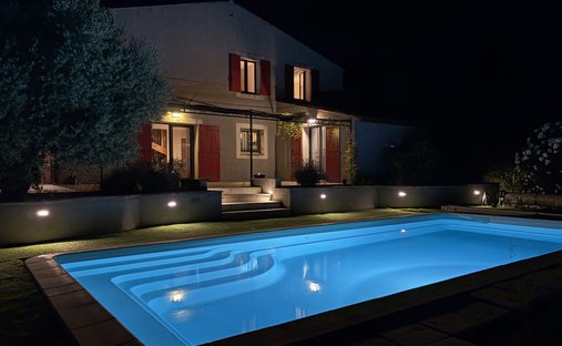 Villa in Pierrevert, Provence-Alpes-Côte d'Azur, France 1