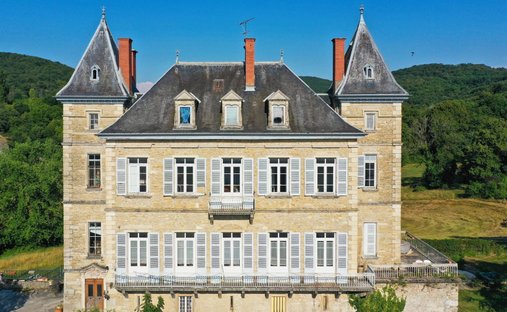Castello a Cremieu, Auvergne-Rodano-Alpi, Francia 1