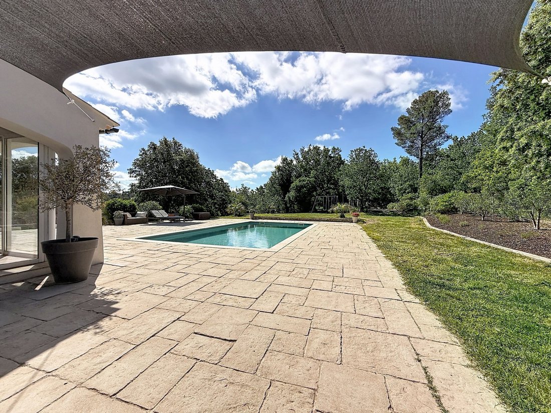 Villa in Saint-Paul-en-Forêt, Provence-Alpes-Côte d'Azur, France 1 - 18385574