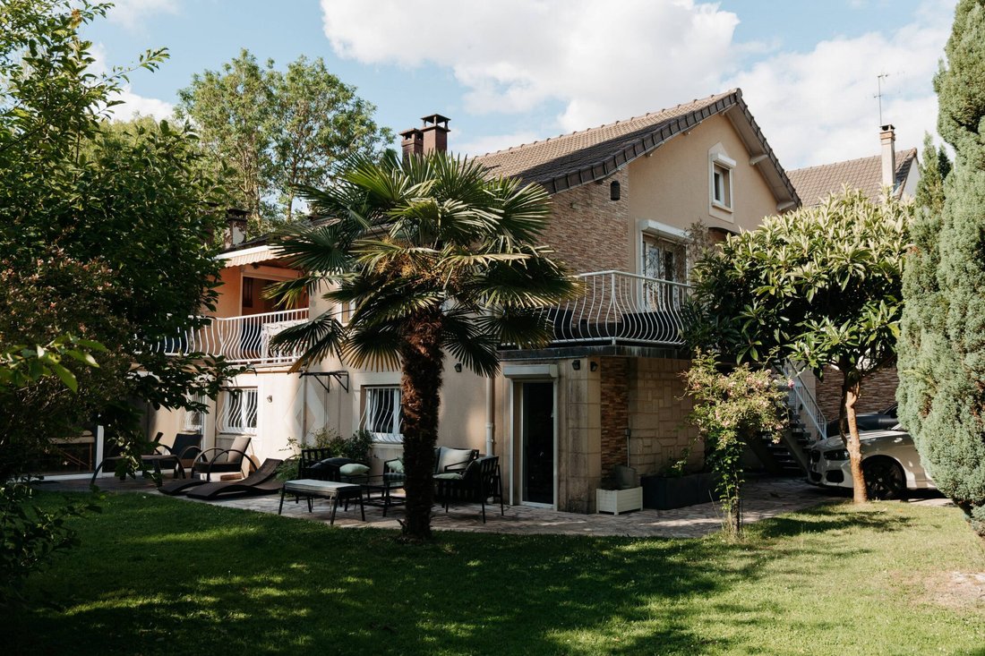 House in Vert Galant, Saint-Ouen-l'Aumone, France 1 - 18415979