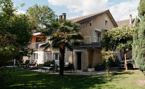 House in Vert Galant, Saint-Ouen-l'Aumone, France 1