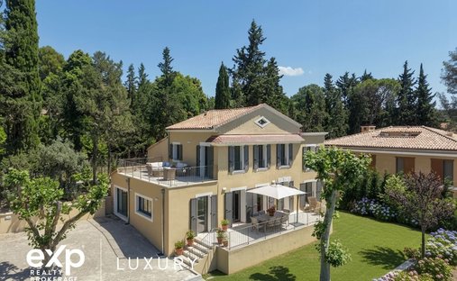 Country House in Granettes-Jauberte-Sainte Anne, Aix-en-Provence, France 1