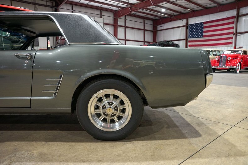Coupe in Grand Rapids, United States 5 - 18545170