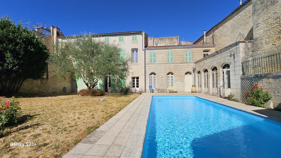 House in Niort, Nouvelle-Aquitaine, France 1 - 18544725