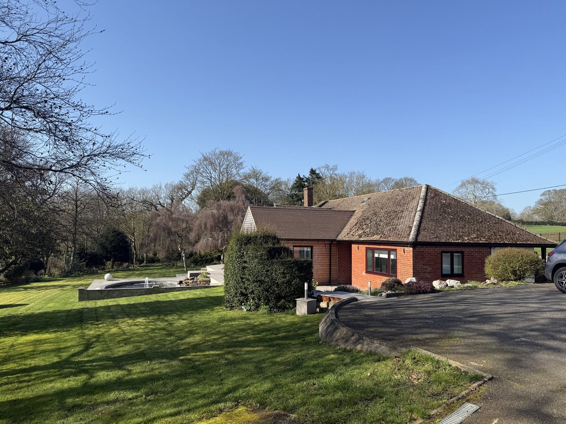 Bungalow in Semer, England 1 - 18545760
