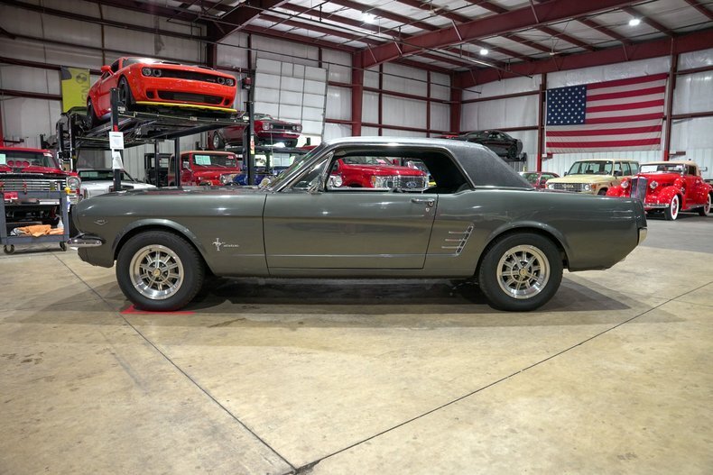 Coupe in Grand Rapids, United States 4 - 18545170