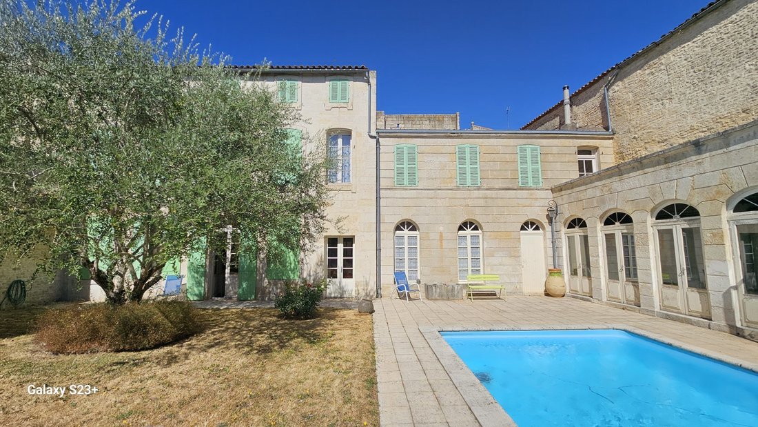 House in Niort, Nouvelle-Aquitaine, France 2 - 18544725