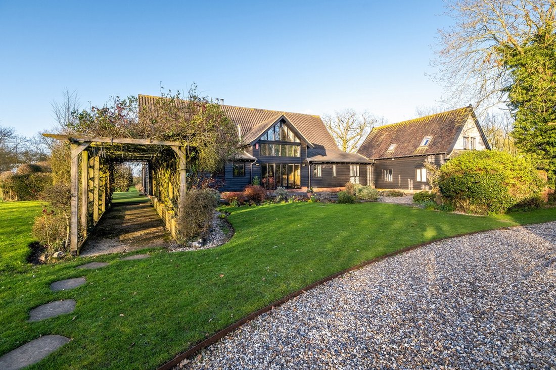 Mendlesham, England 1 - 18545794