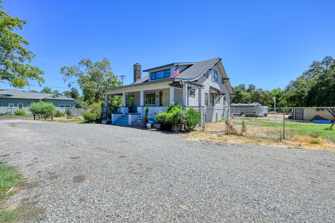 Rio Linda, California, United States 2 - 18544983