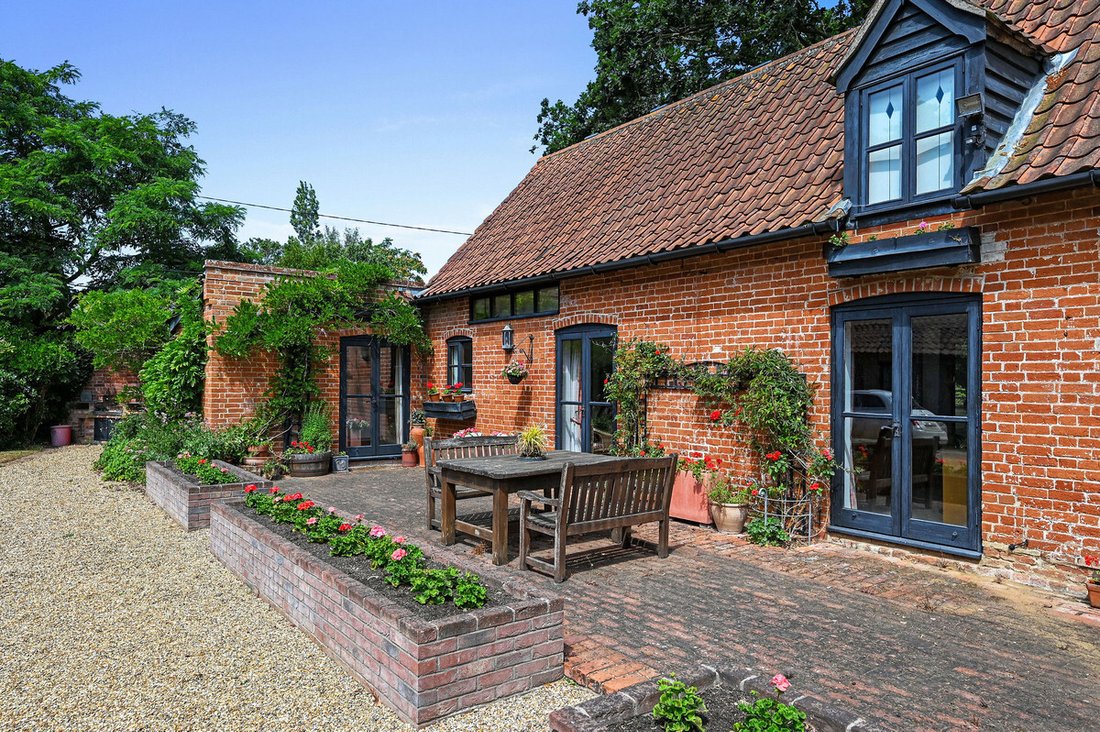 Hollesley, England 5 - 18545549