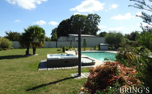 Villa in Centre, Châteaubriant, France 1