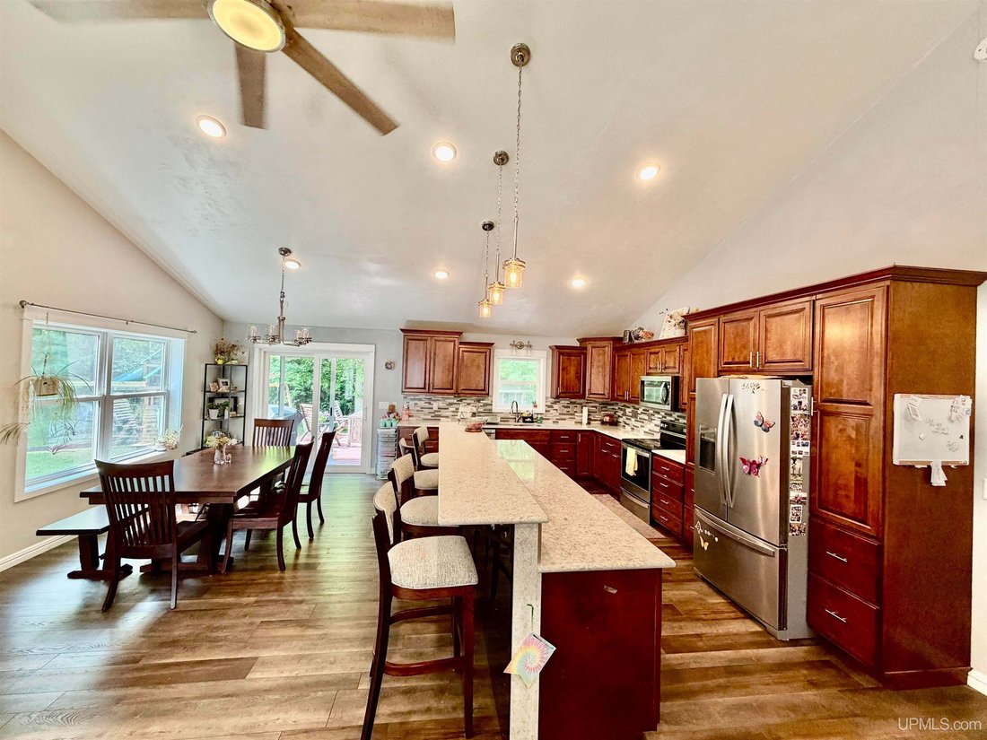 House in Gwinn, Michigan, United States 5 - 18545506