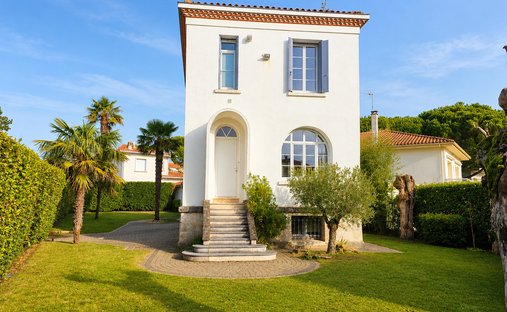 House in Le Fief-La Garenne, Royan, France 1